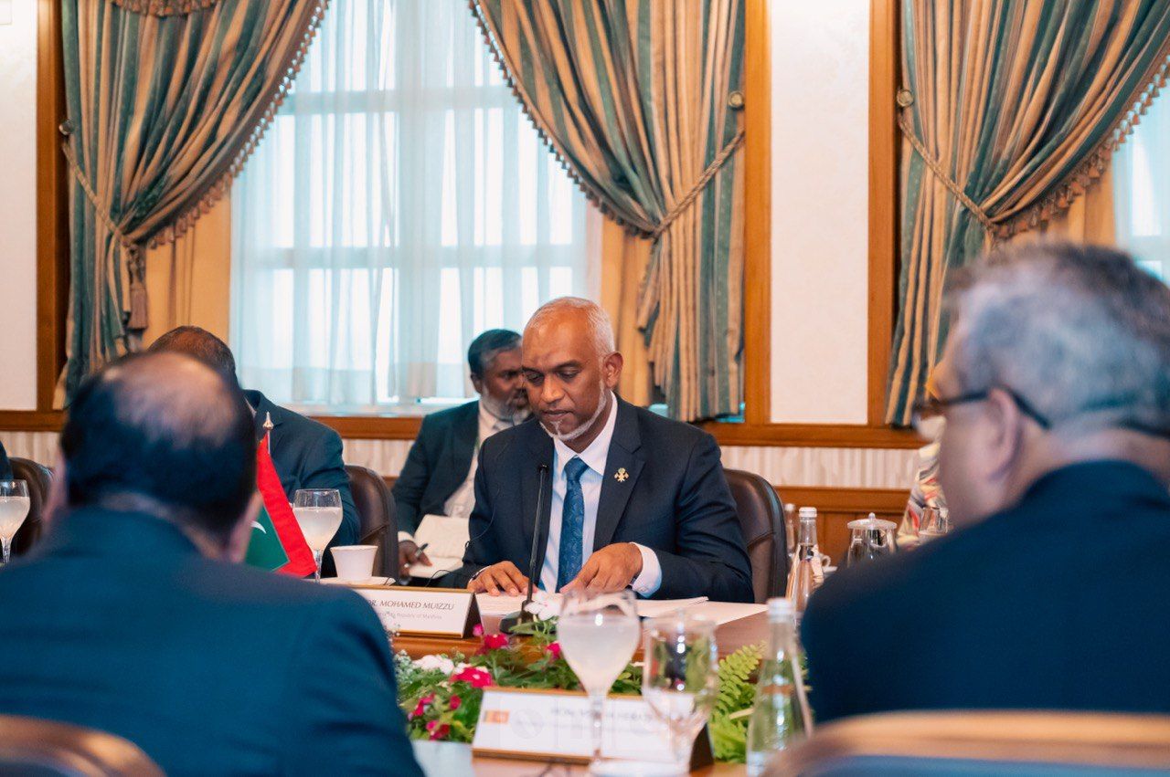 ވަން ފޮޓޯ: ރާއްޖެ އާއި ލަންކާއާ ދެމެދު ރަސްމީ މަޝްވަރާތައް ކުރިއަށްގެންދިއުން