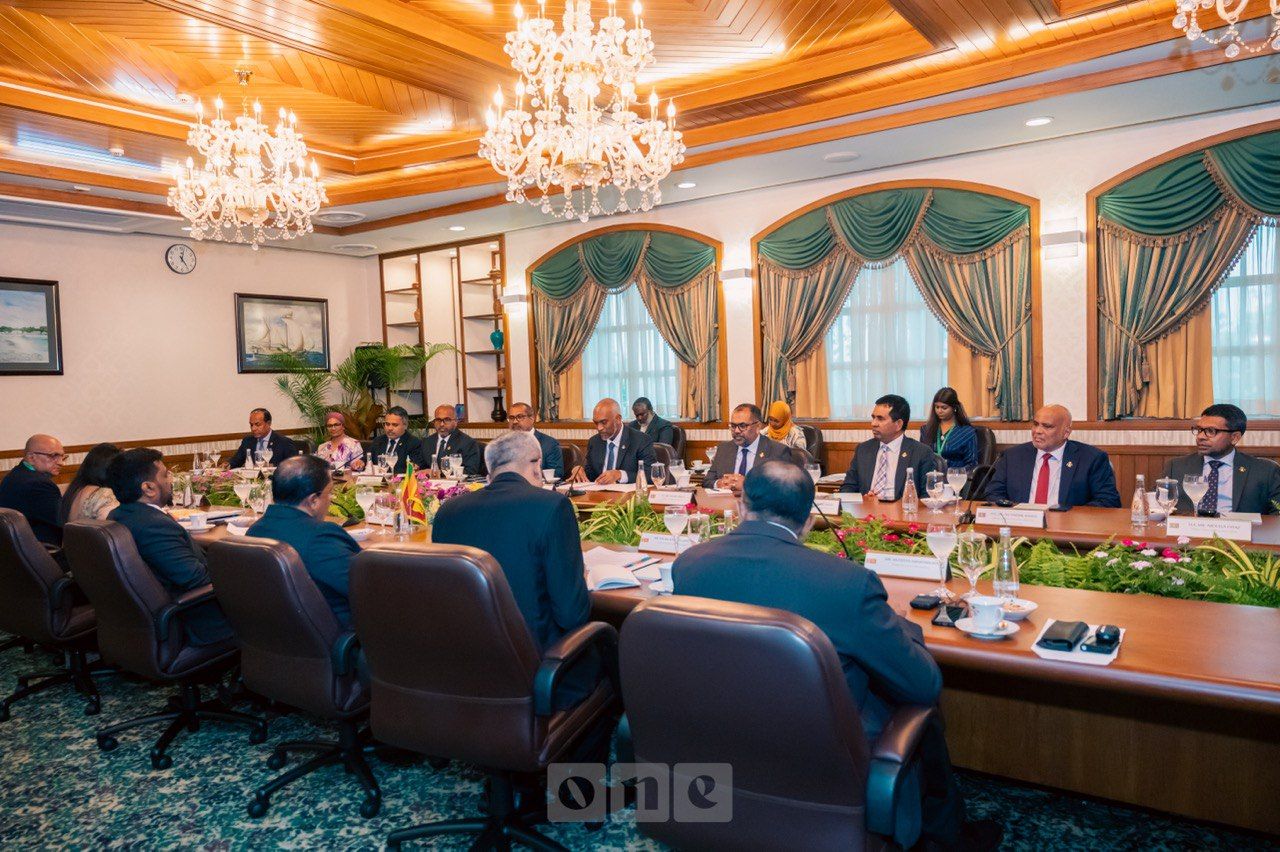ވަން ފޮޓޯ: ރާއްޖެ އާއި ލަންކާއާ ދެމެދު ރަސްމީ މަޝްވަރާތައް ކުރިއަށްގެންދިއުން