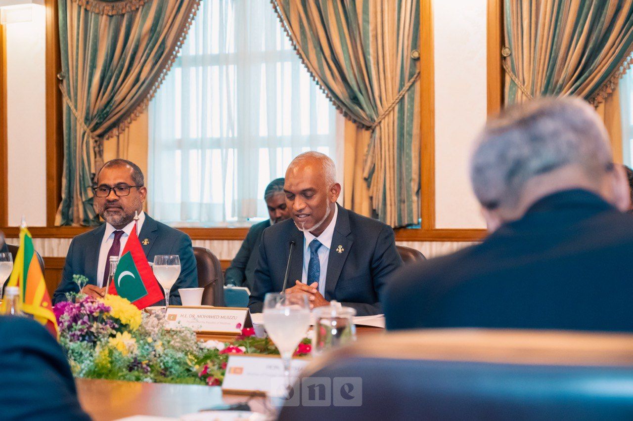 ވަން ފޮޓޯ: ރާއްޖެ އާއި ލަންކާއާ ދެމެދު ރަސްމީ މަޝްވަރާތައް ކުރިއަށްގެންދިއުން