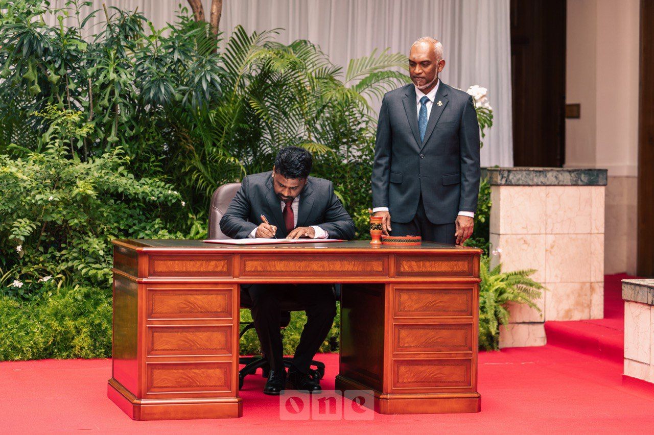 ވަން ފޮޓޯ: ރާއްޖެ އާއި ލަންކާއާ ދެމެދު ރަސްމީ މަޝްވަރާތައް ކުރިއަށްގެންދިއުން