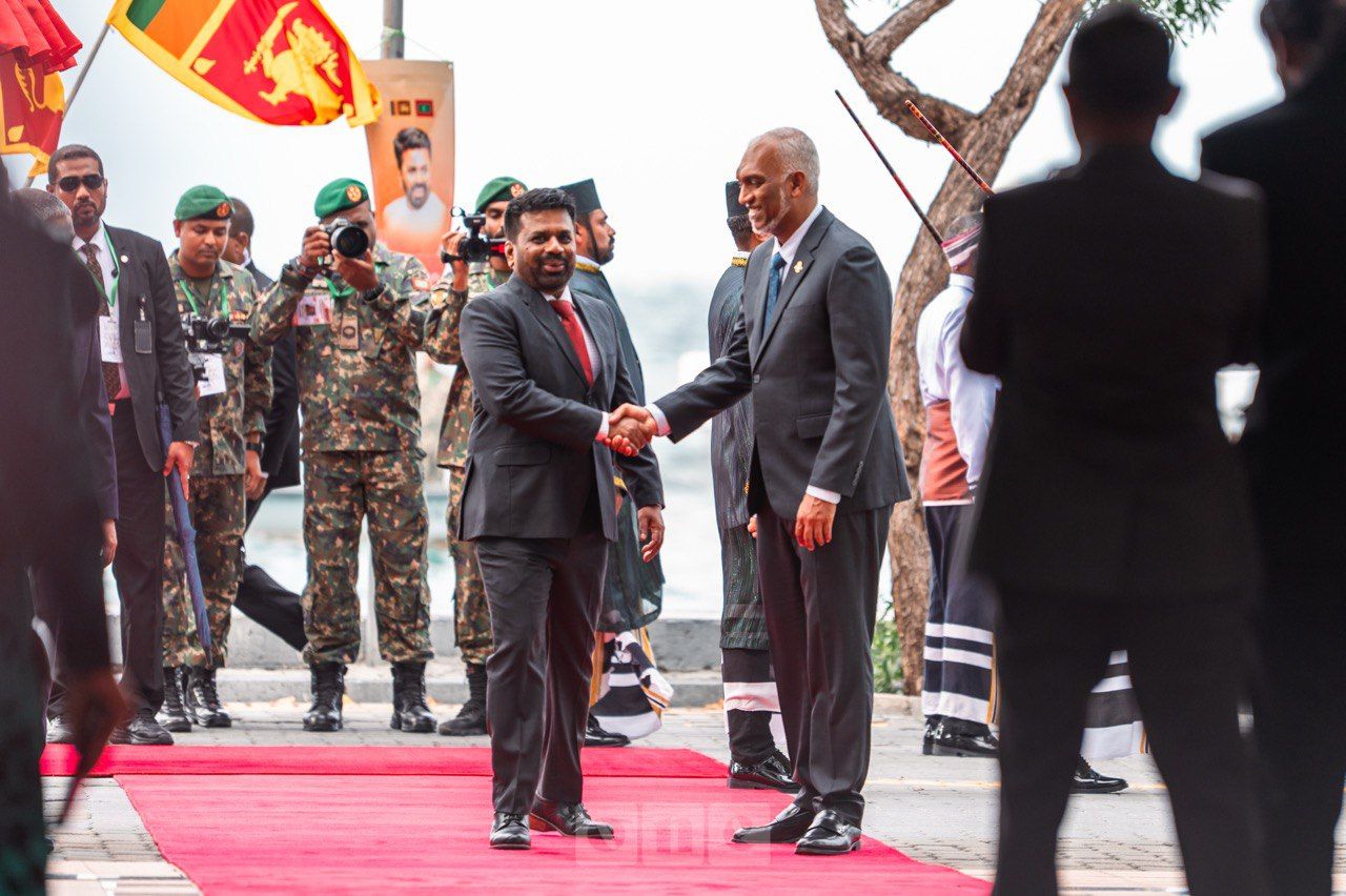 ވަން ފޮޓޯ: ރާއްޖެ އާއި ލަންކާއާ ދެމެދު ރަސްމީ މަޝްވަރާތައް ކުރިއަށްގެންދިއުން
