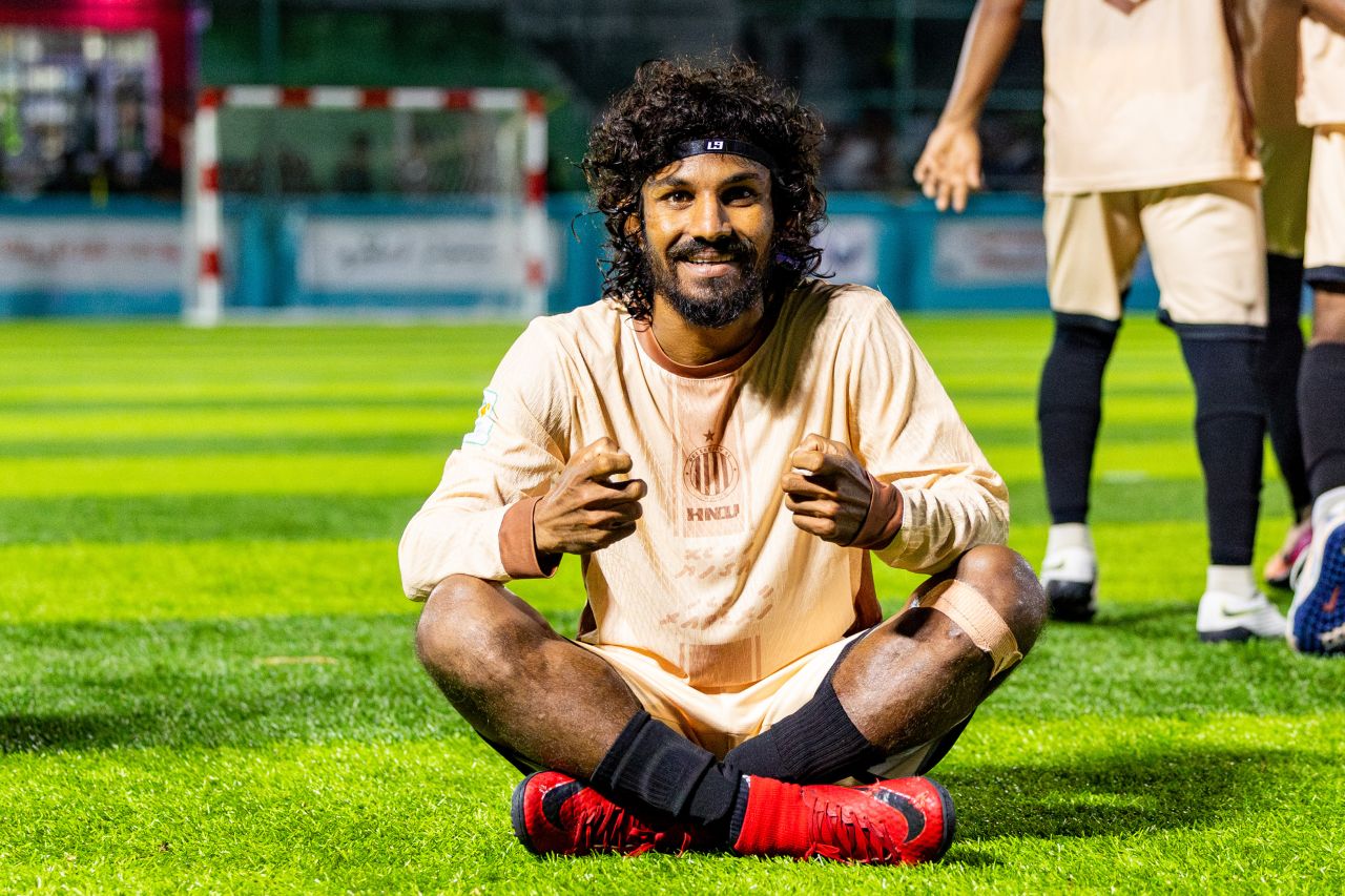 Laamehi Dhiggaru Ekuveri futsal challenge final gai Ifhaams aai Dee Cee Jay 