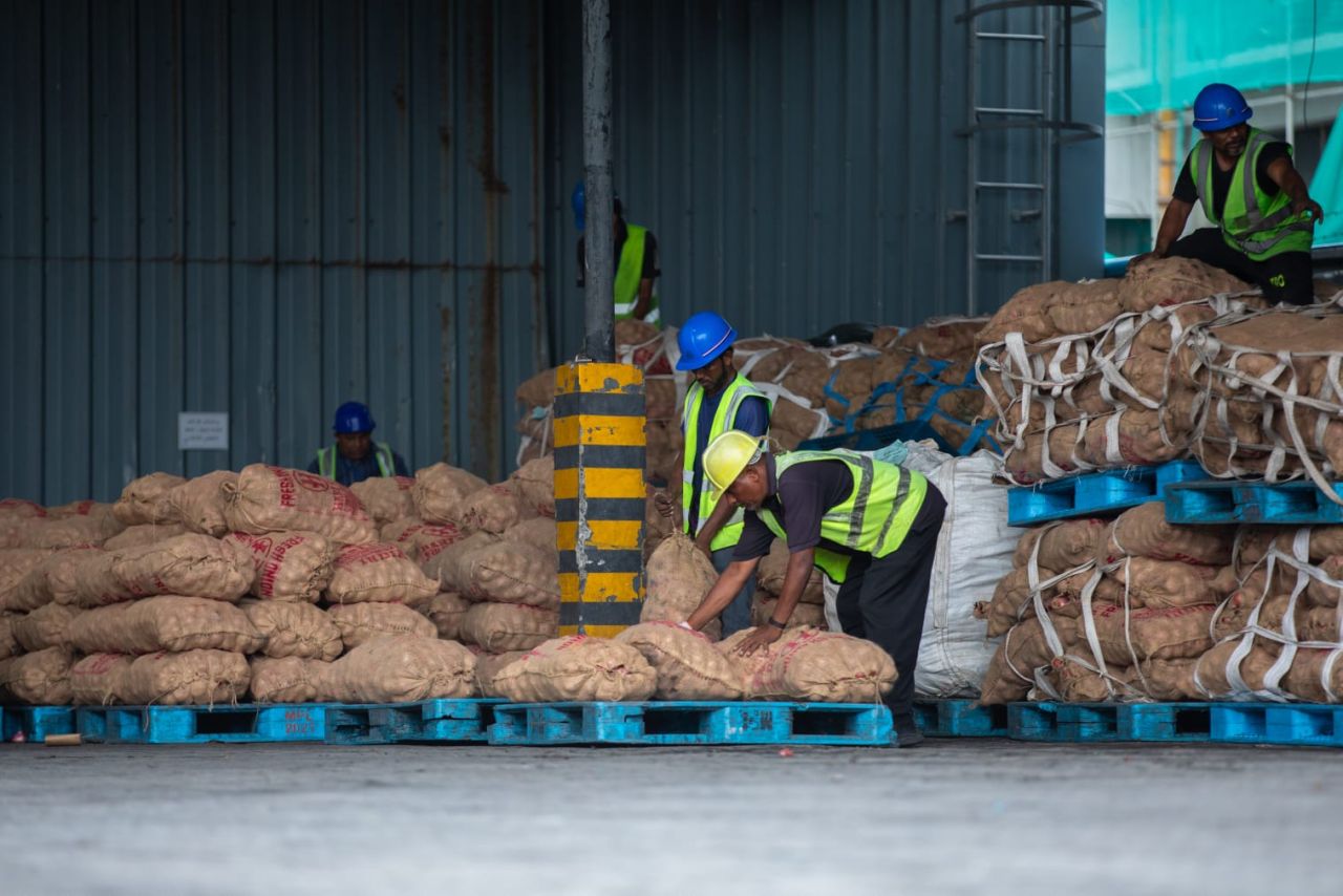 MPL in midhiya mahu 6,320 TEU mudhaa clear kuri  
