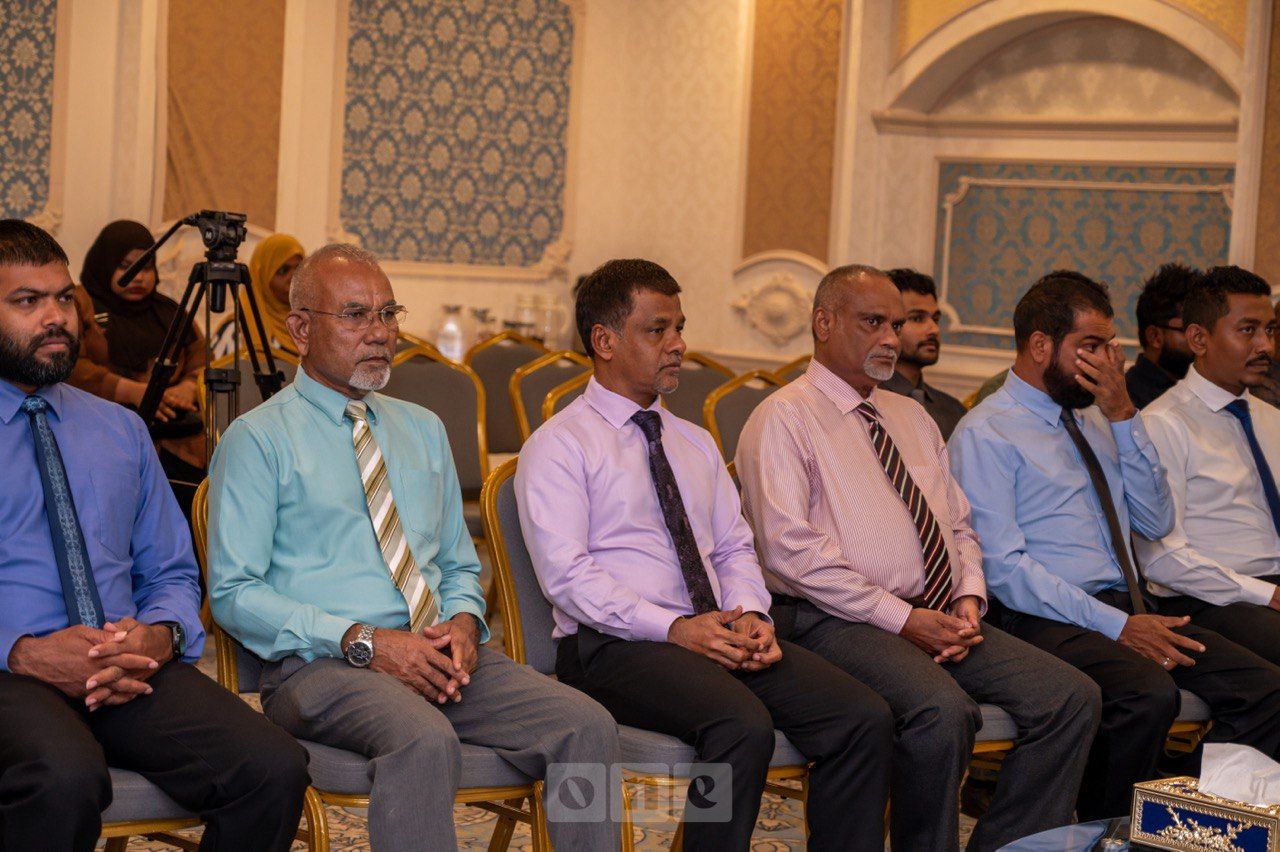 ވަން ފޮޓޯ: ހަ ރަށެއްގެ ސިއްހީ މަރުކަޒުގެ މަސައްކަތް ހަވާލުކުރުން 