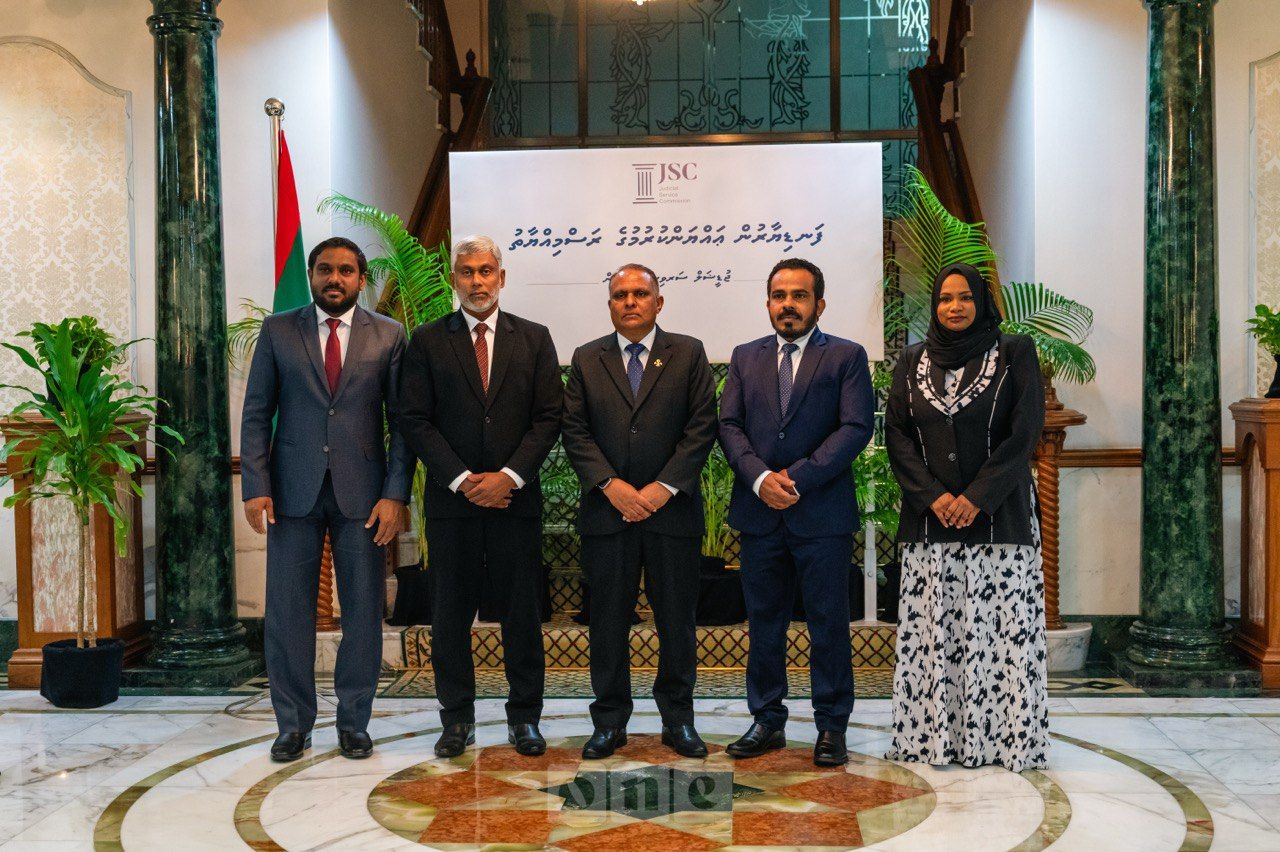 ވަން ފޮޓޯ: ހައިކޯޓުގެ ފަނޑިޔާރުކަމަށް އަބްދުﷲ ޖަމީލު މޫސާ އައްޔަންކުރެއްވުން 