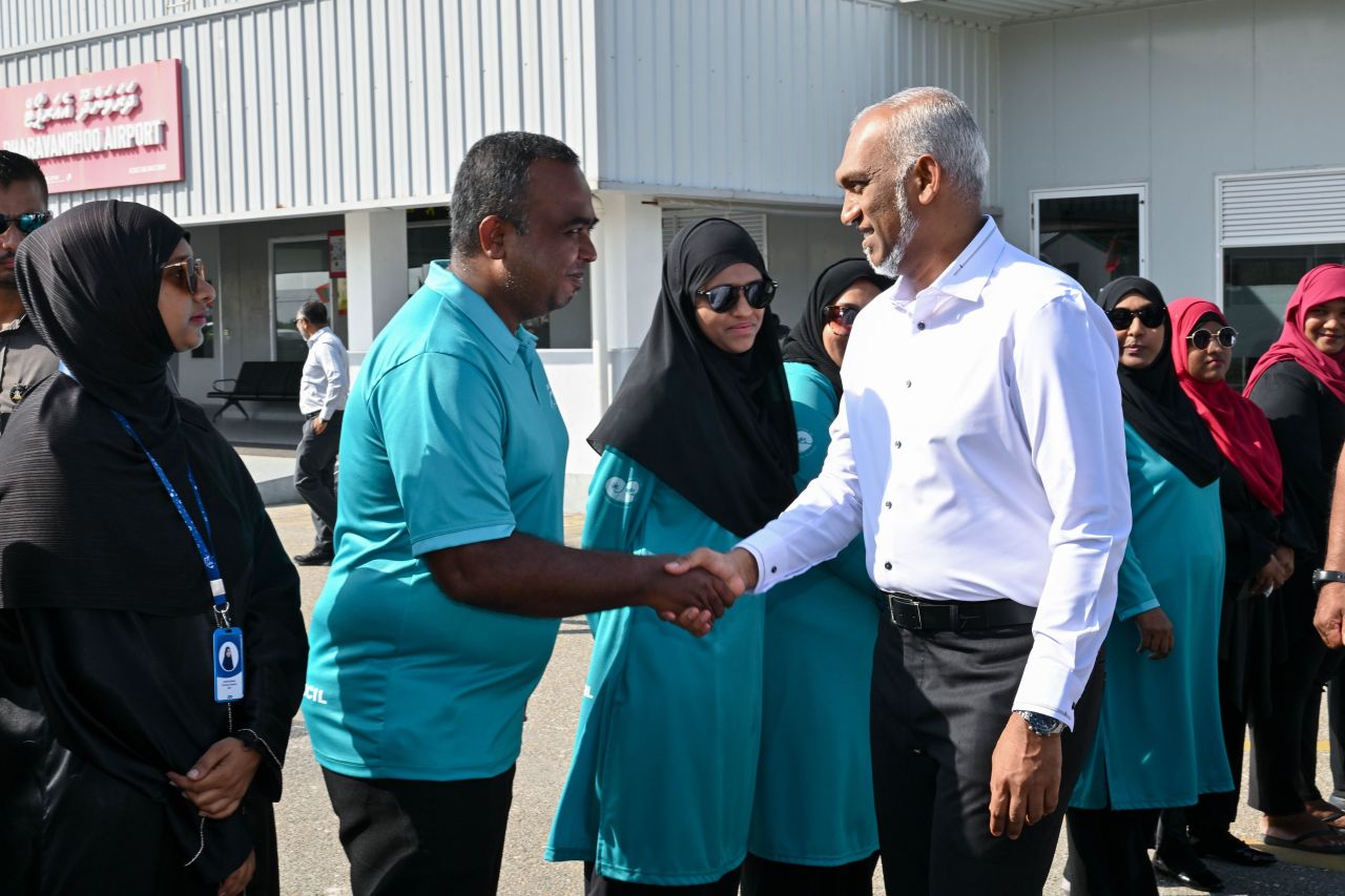 ފޮޓޯ: ރައީސް، ދަރަވަންދުއަށް ވަޑައިގެންނެވުން 