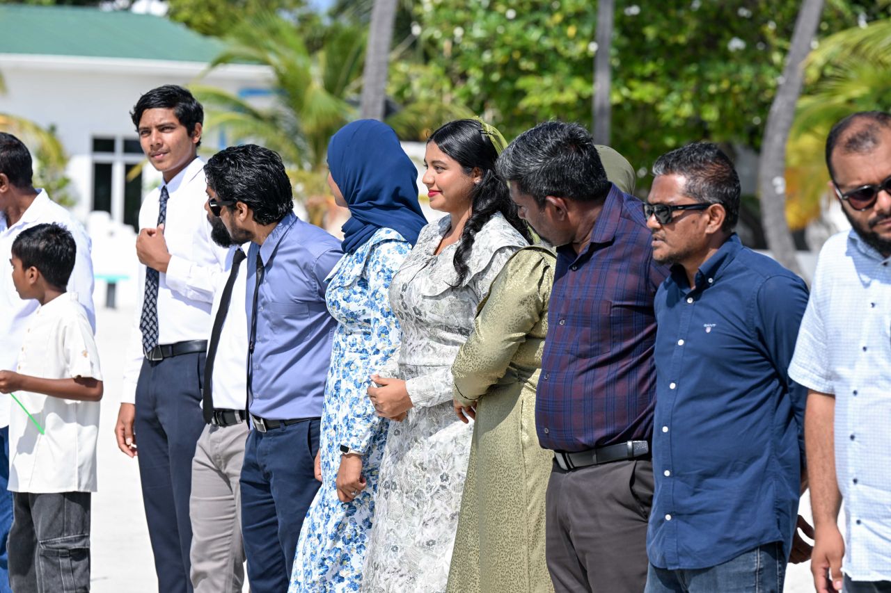 ފޮޓޯ: ރައީސް، ކަމަދުއަށް ވަޑައިގެންނެވުން 
