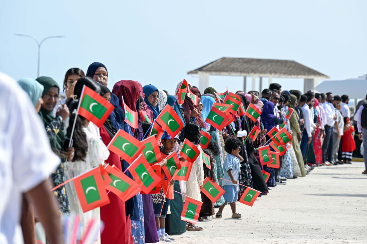 ފޮޓޯ: ރައީސް، ކަމަދުއަށް ވަޑައިގެންނެވުން 