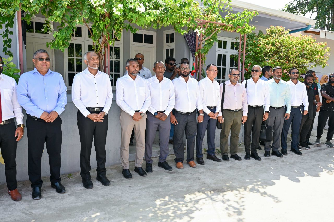 ފޮޓޯ: ރައީސް، ކަމަދޫގެ ބީއެމްއެލް އޭޓީއެމްގެ ހިދުމަތް އިފްތިތާހުކޮށްދެއްވުން 