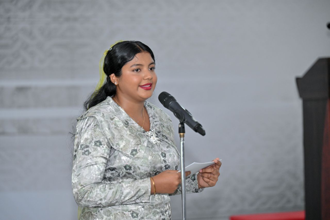 ފޮޓޯ: ރައީސް، ބ. ކަމަދޫ ރައްޔިތުންނާއި އެ ރަށު ކައުންސިލާ ބައްދަލުކުރެއްވުން