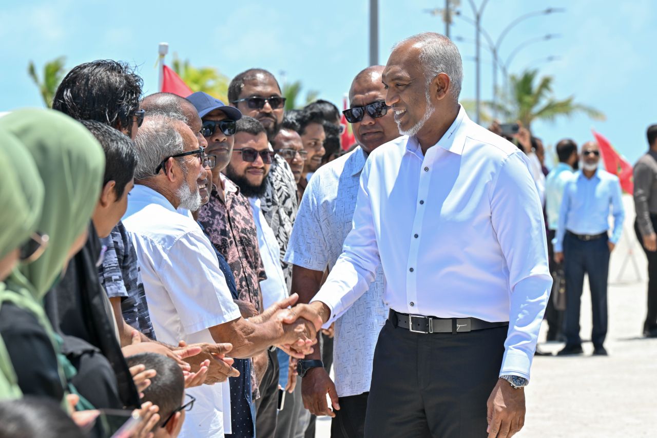 ފޮޓޯ: ރައީސް ކުޑަރިކިލަށް ވަޑައިގެންނެވުން 
