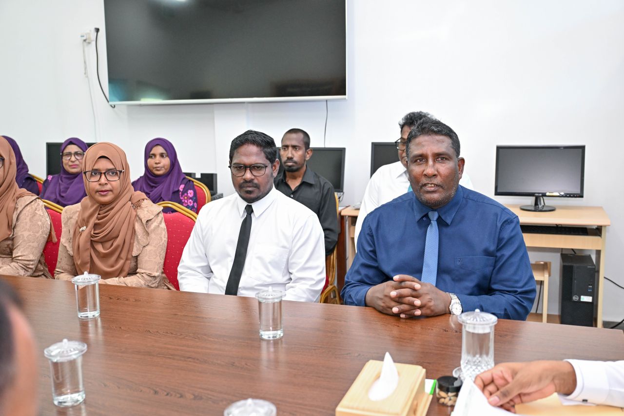 ފޮޓޯ: ރައީސް ކުޑަރިކިލަށް ވަޑައިގެންނެވުން 