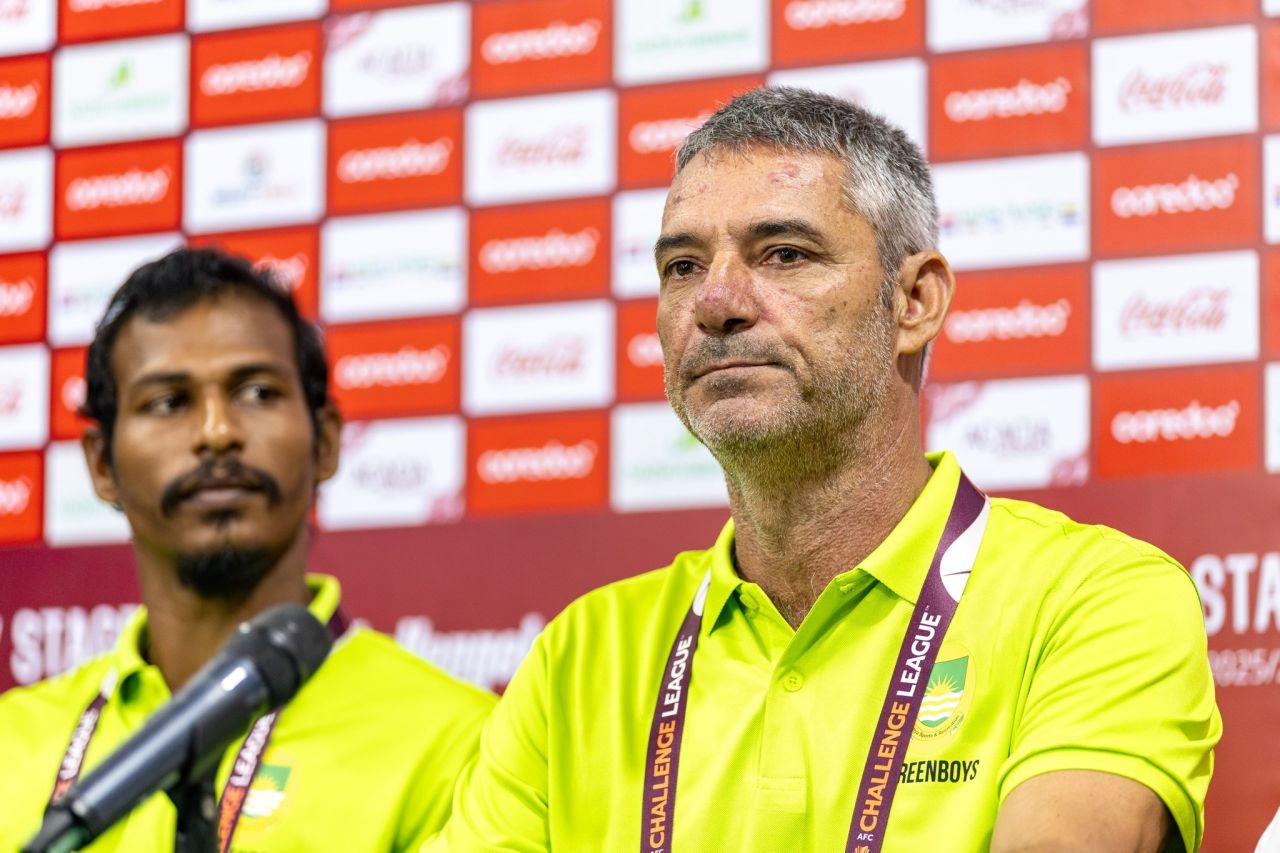 Molheh hoadhumakee dhivehi football ah oiyy zimmaaeh kamah dheken