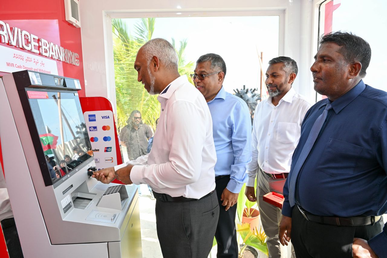 Kudarikiluge ATM ge hidhumaiy Raees fahtavaidhevvaifi