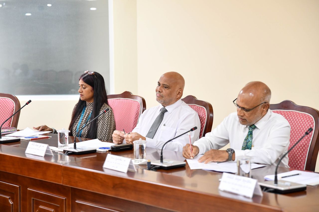Spain gai thibi kiyavaakudhinnah vanee faisaa dhookoffai: Abadhurraheem