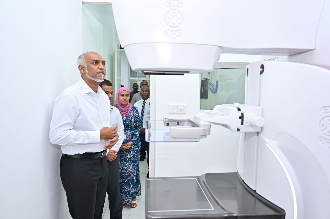 B. atholhu Hospitaluge mammography hidhumai ifthithaahukohfi