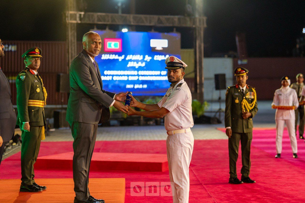 ވަން ފޮޓޯ: ތުރުކީން ހަދިޔާކުރި އަސްކަރީ މަނަވަރު އެމްއެންޑީއެފާ ހަވާލުކުރުން