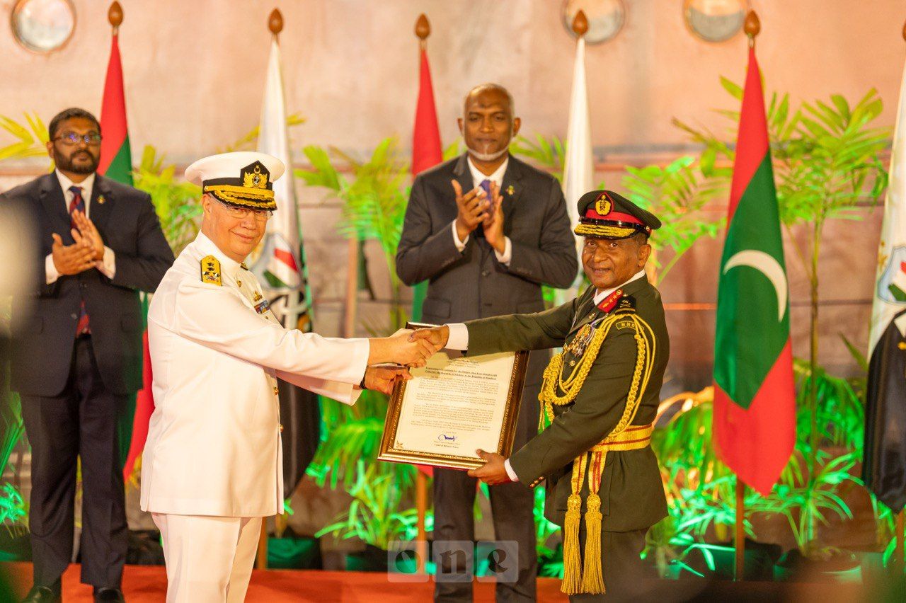 ވަން ފޮޓޯ: ތުރުކީން ހަދިޔާކުރި އަސްކަރީ މަނަވަރު އެމްއެންޑީއެފާ ހަވާލުކުރުން