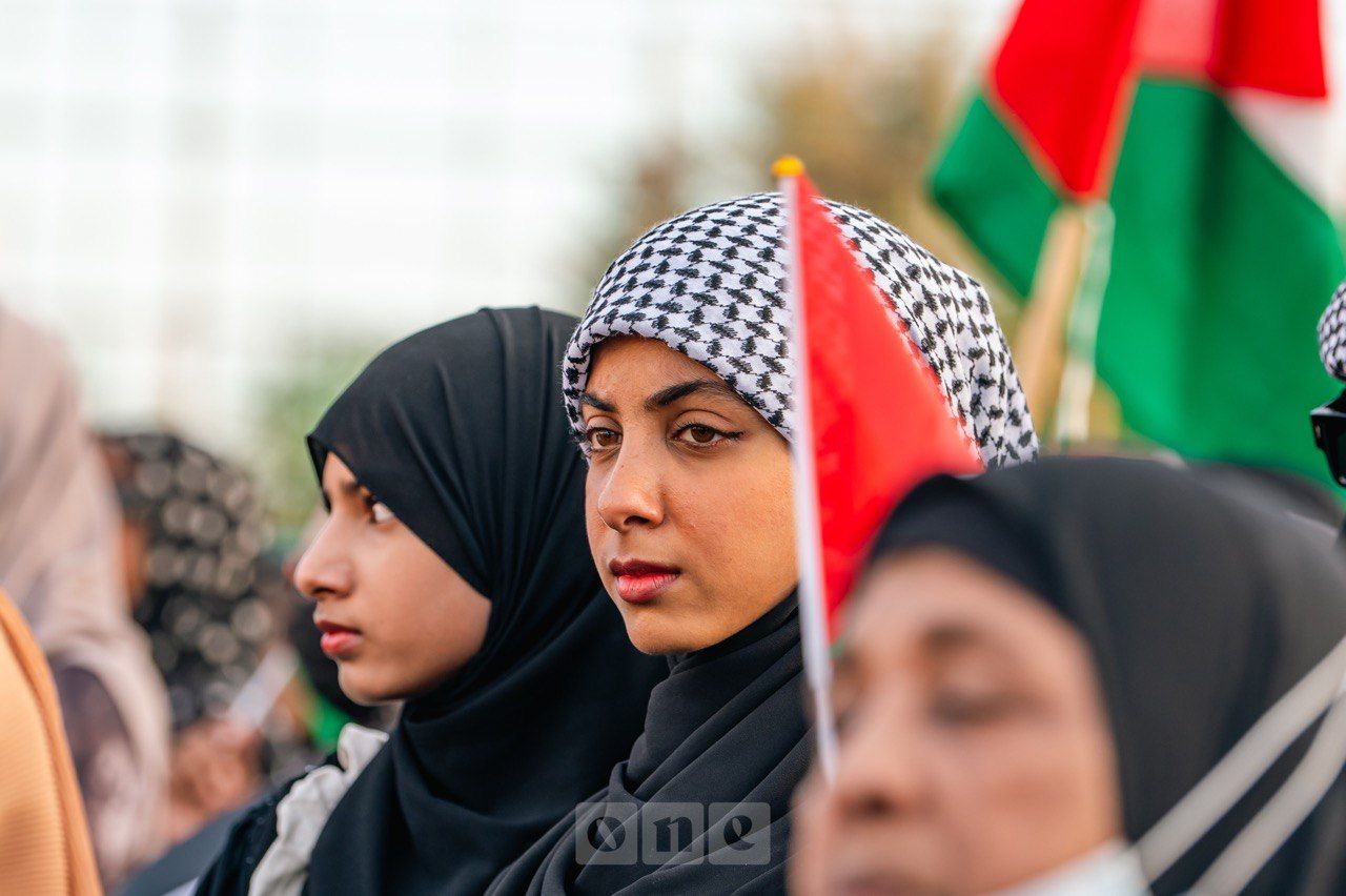 ވަން ފޮޓޯ: އިޒްރޭލުން ހިންގާ ގަތުލުއާންމާ ދެކޮޅަށް ދިވެހިން އަޑުއުފުލުން