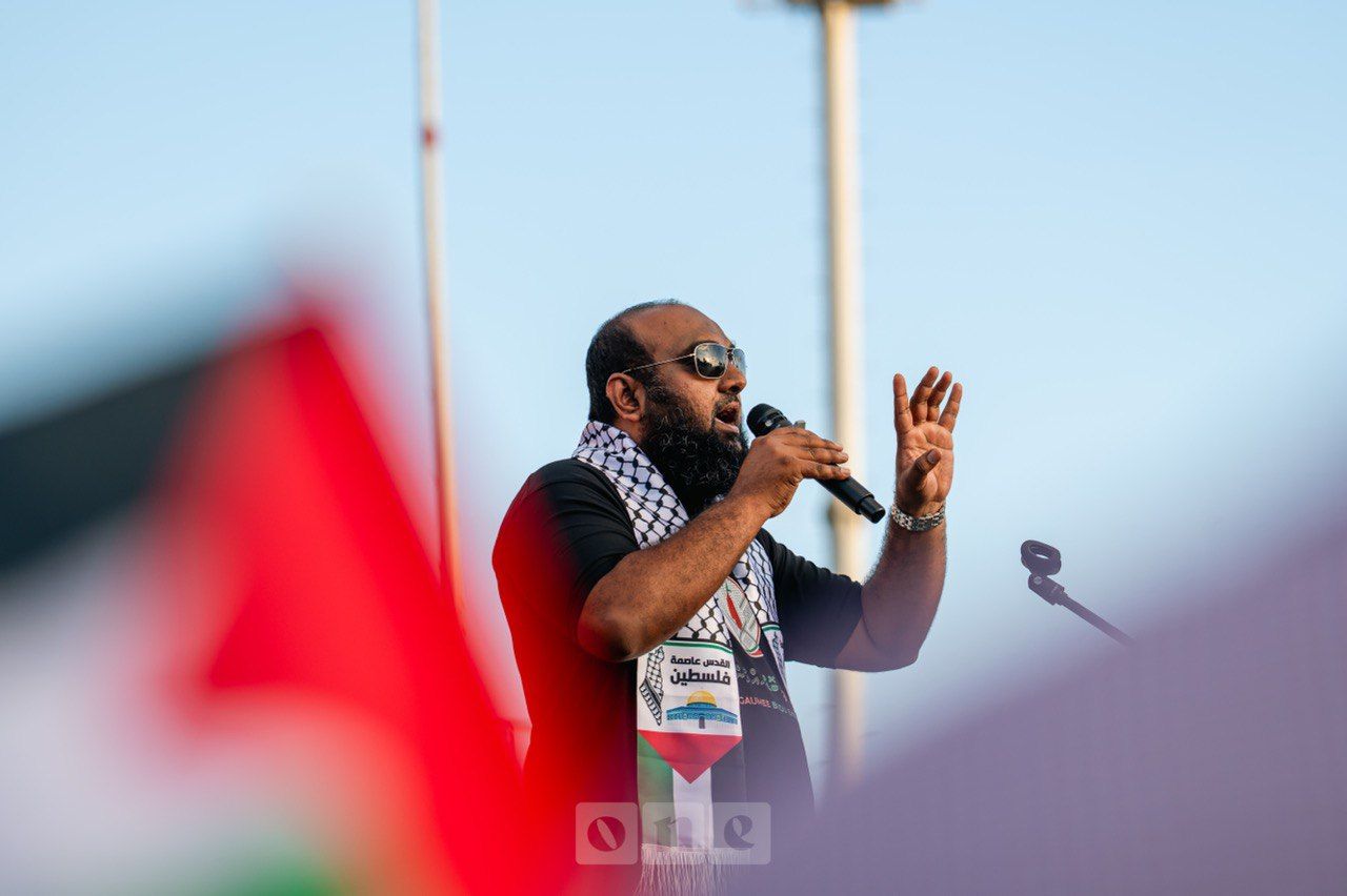 ވަން ފޮޓޯ: އިޒްރޭލުން ހިންގާ ގަތުލުއާންމާ ދެކޮޅަށް ދިވެހިން އަޑުއުފުލުން