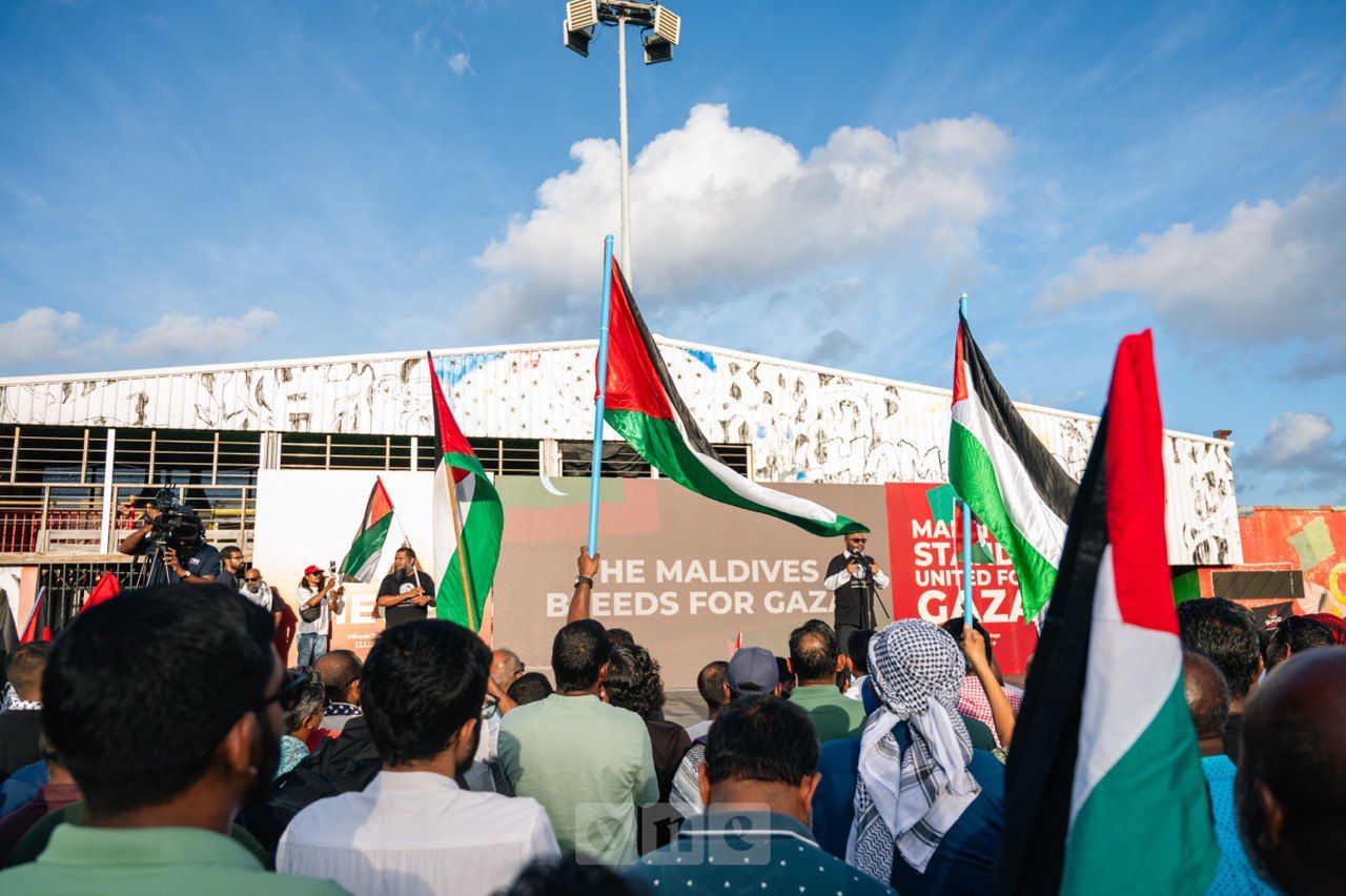 ވަން ފޮޓޯ: އިޒްރޭލުން ހިންގާ ގަތުލުއާންމާ ދެކޮޅަށް ދިވެހިން އަޑުއުފުލުން