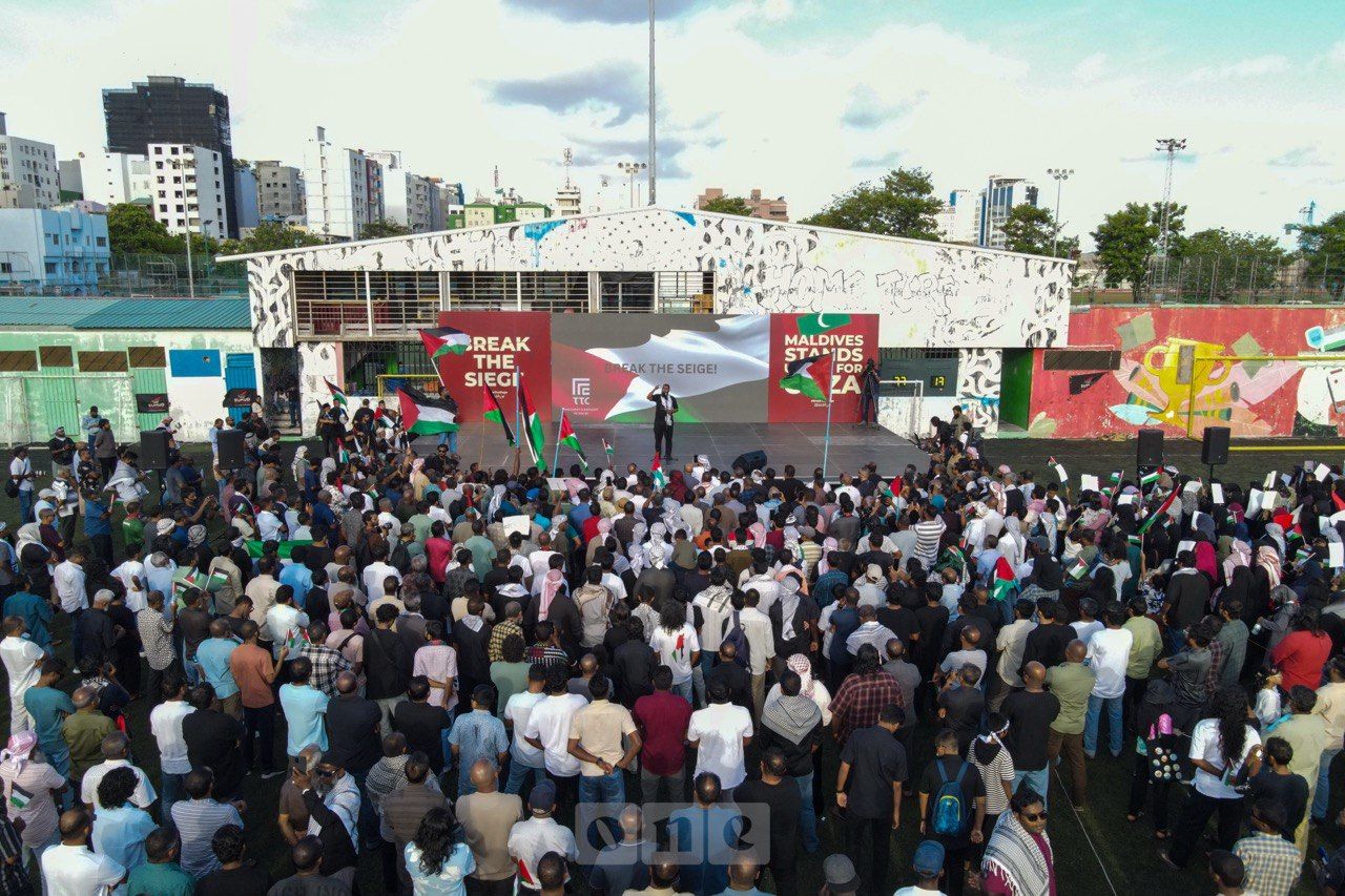 ވަން ފޮޓޯ: އިޒްރޭލުން ހިންގާ ގަތުލުއާންމާ ދެކޮޅަށް ދިވެހިން އަޑުއުފުލުން
