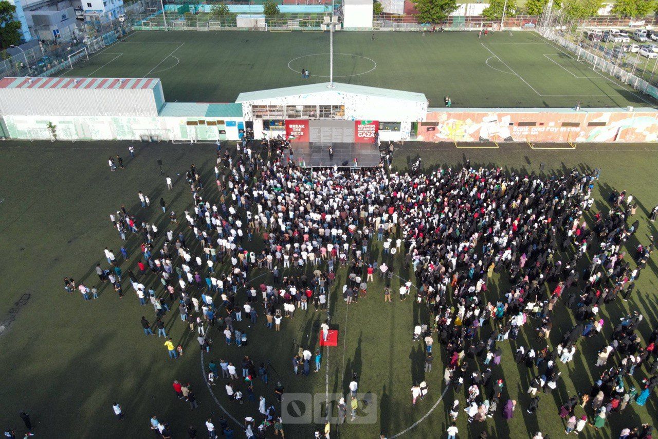 ވަން ފޮޓޯ: އިޒްރޭލުން ހިންގާ ގަތުލުއާންމާ ދެކޮޅަށް ދިވެހިން އަޑުއުފުލުން