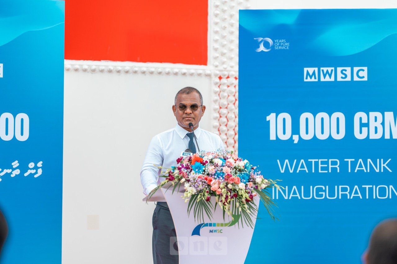 ވަން ފޮޓޯ: އެމްޑަބްލިޔުއެސްސީން ހުޅުމާލޭގައި 10،000 ޓަނުގެ ފެން ރައްކާކުރެވޭ ތާންގީ ބޭނުންކުރަން ފެށުން 