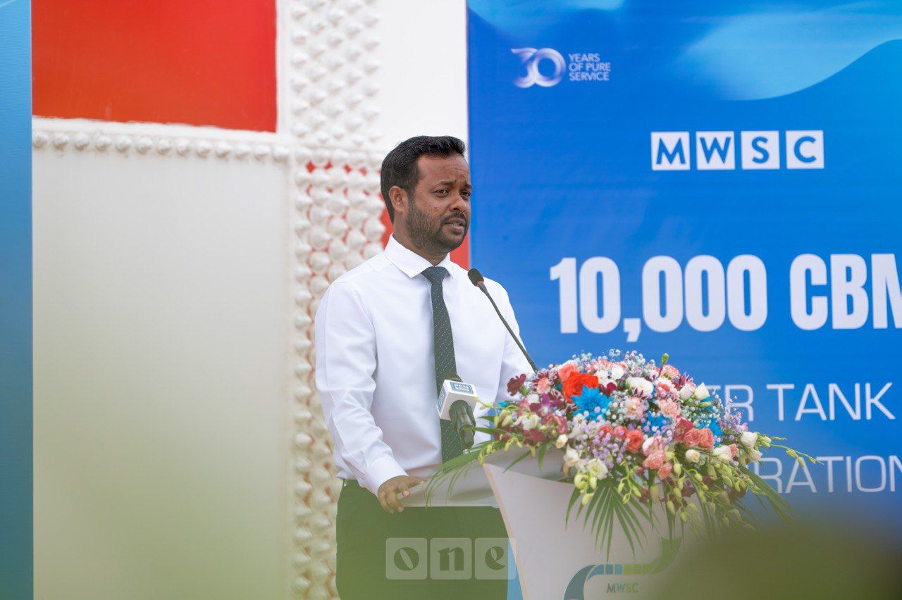 ވަން ފޮޓޯ: އެމްޑަބްލިޔުއެސްސީން ހުޅުމާލޭގައި 10،000 ޓަނުގެ ފެން ރައްކާކުރެވޭ ތާންގީ ބޭނުންކުރަން ފެށުން 