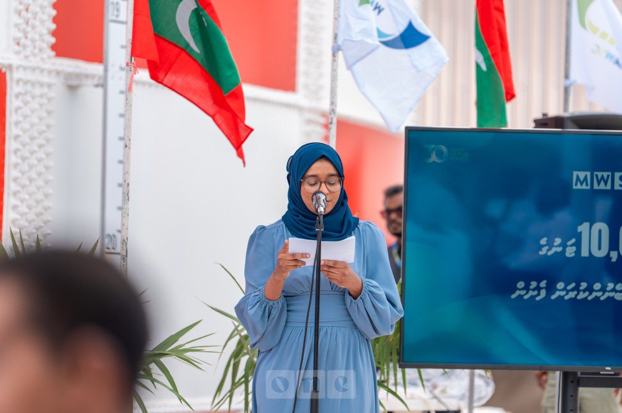 ވަން ފޮޓޯ: އެމްޑަބްލިޔުއެސްސީން ހުޅުމާލޭގައި 10،000 ޓަނުގެ ފެން ރައްކާކުރެވޭ ތާންގީ ބޭނުންކުރަން ފެށުން 