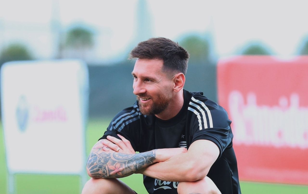 Qualification yageen vefai oiyy Argentina ge squad gai Messi himanaifi 