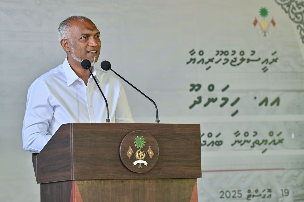 Rayyithun kariya ais mikuraa massakathuge natheejaa fenaane