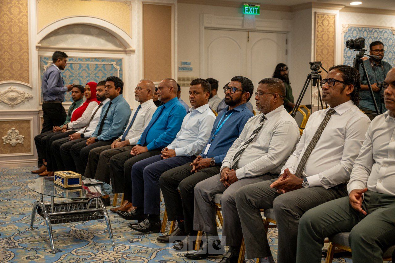 ވަން ފޮޓޯ: ހަ ރަށެއްގެ ސިއްހީ މަރުކަޒުތަކުގެ އާ އިމާރާތްތަކުގެ މަސައްކަތް ހަވާލުކުރުމުގެ ރަސްމިއްޔާތު