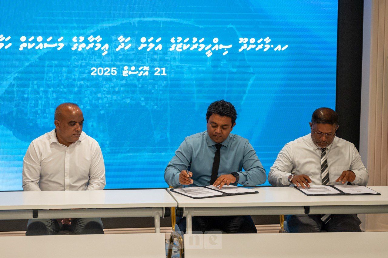 ވަން ފޮޓޯ: ހަ ރަށެއްގެ ސިއްހީ މަރުކަޒުތަކުގެ އާ އިމާރާތްތަކުގެ މަސައްކަތް ހަވާލުކުރުމުގެ ރަސްމިއްޔާތު