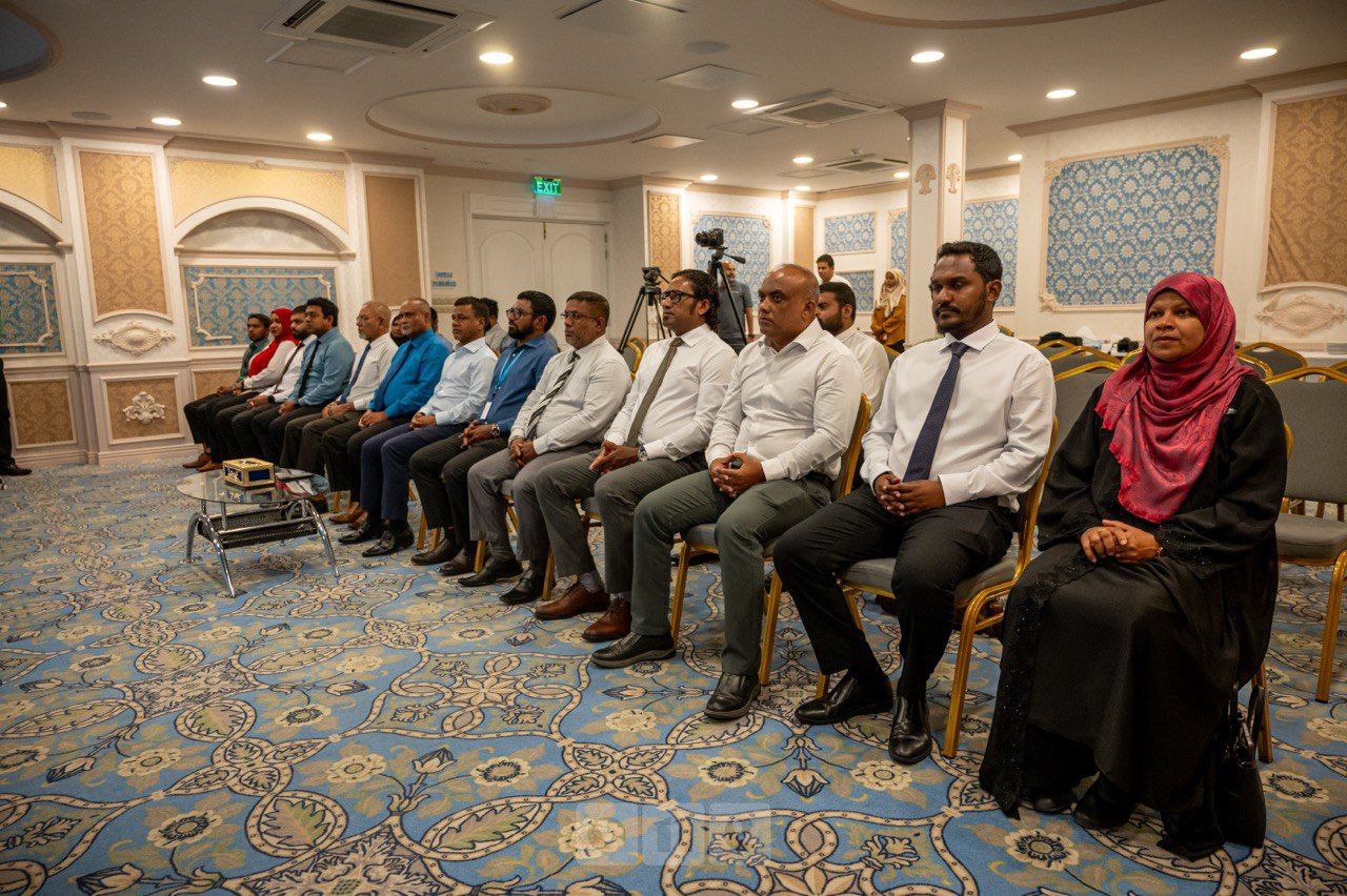 ވަން ފޮޓޯ: ހަ ރަށެއްގެ ސިއްހީ މަރުކަޒުތަކުގެ އާ އިމާރާތްތަކުގެ މަސައްކަތް ހަވާލުކުރުމުގެ ރަސްމިއްޔާތު