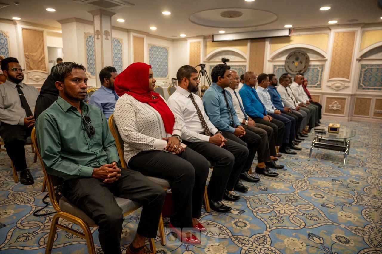 ވަން ފޮޓޯ: ހަ ރަށެއްގެ ސިއްހީ މަރުކަޒުތަކުގެ އާ އިމާރާތްތަކުގެ މަސައްކަތް ހަވާލުކުރުމުގެ ރަސްމިއްޔާތު