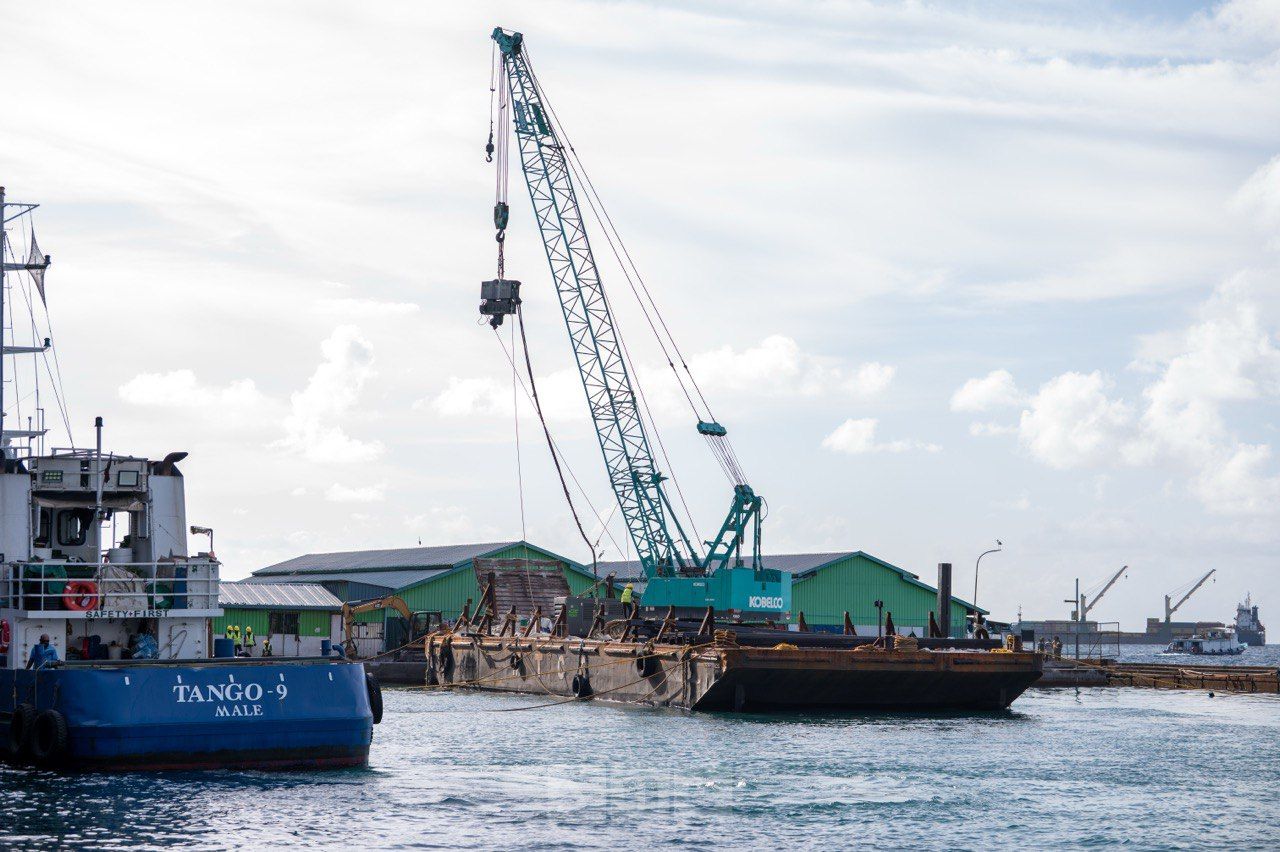 ވަން ފޮޓޯ: ބޮޑުތަކުރުފާނުމަގު މަގު ހެދުމުގެ މަސައްކަތް ކުރިއަށްދަނީ