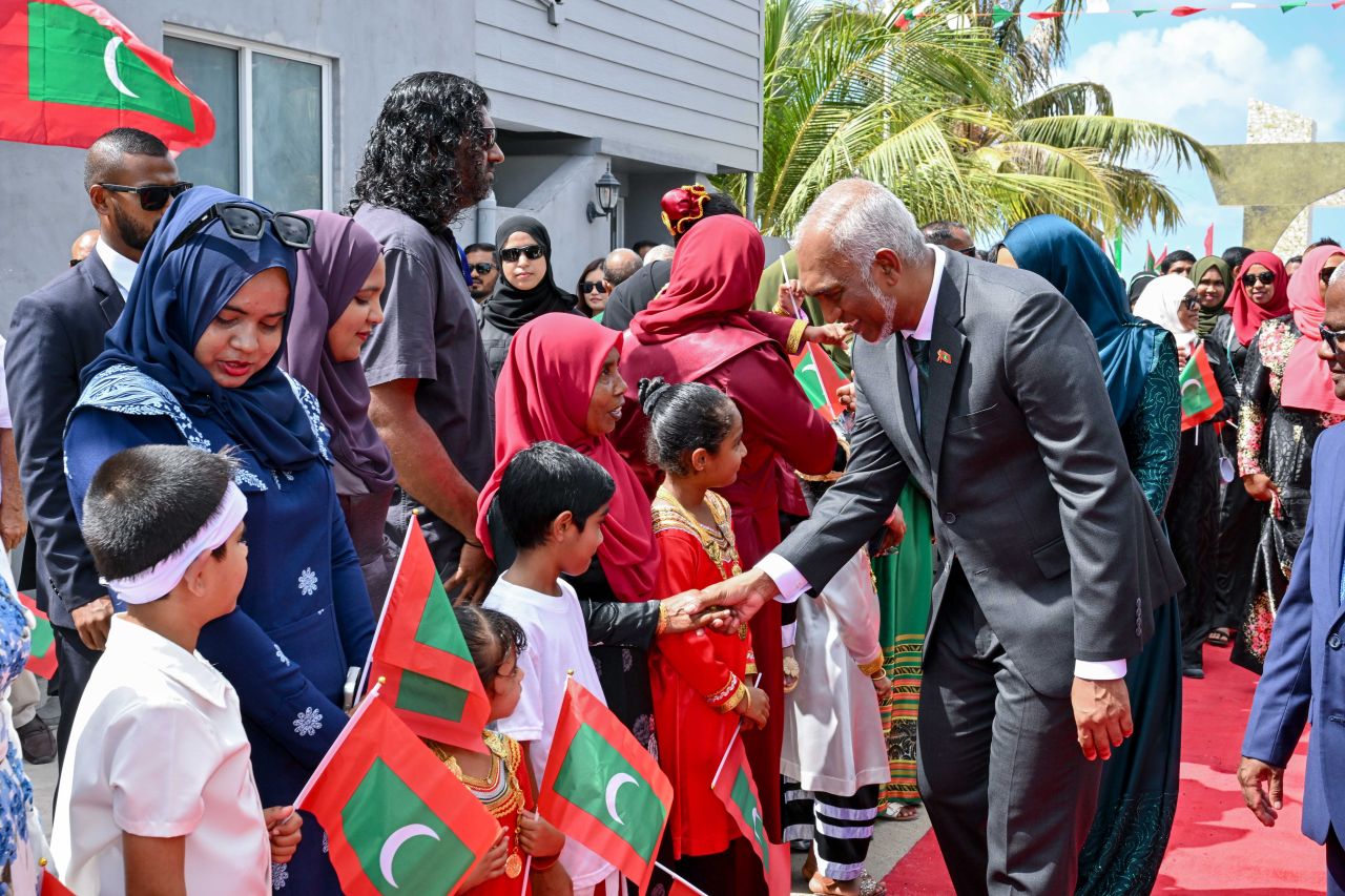 ފޮޓޯ: ރައީސް މުއިއްޒު އުތީމަށް ވަޑައިގަތުން