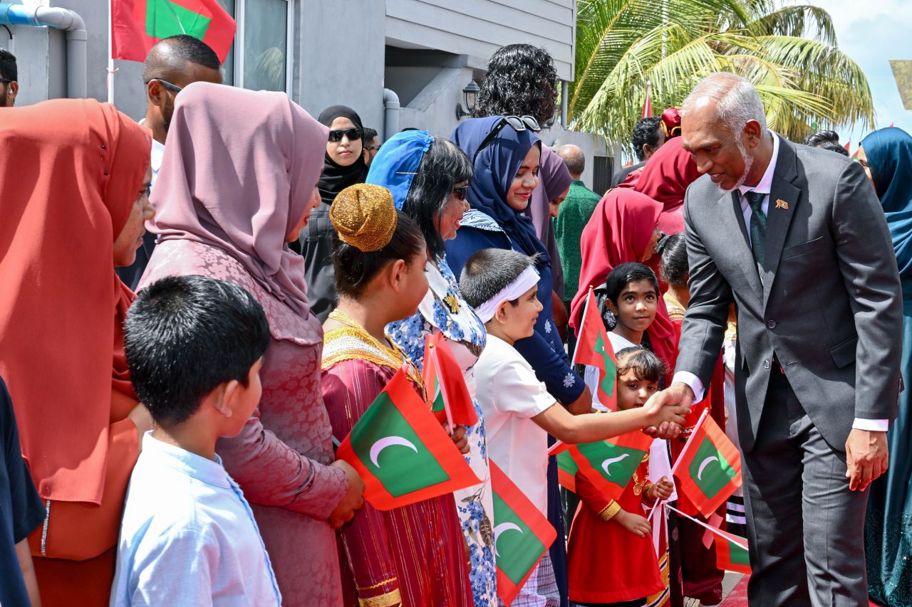 ފޮޓޯ: ރައީސް މުއިއްޒު އުތީމަށް ވަޑައިގަތުން