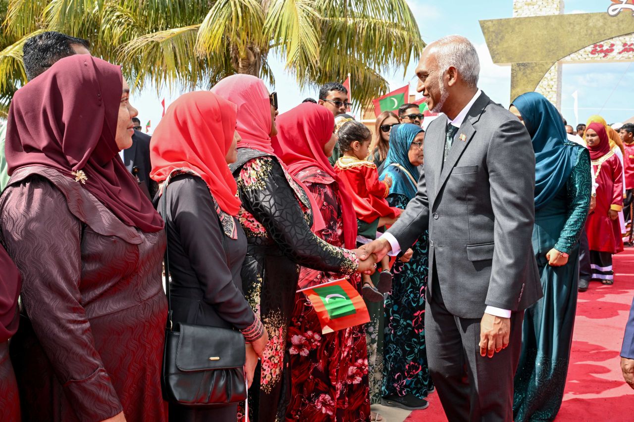 ފޮޓޯ: ރައީސް މުއިއްޒު އުތީމަށް ވަޑައިގަތުން