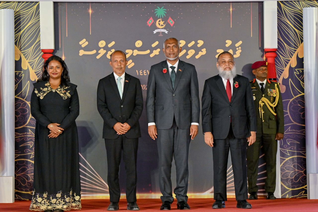 Sharafuverikamuge gaumee inaamu 3 beyfulhakah, Hiyvaru dhinumuge inaamu 9 beyfulhakashaai 1 kunfunyah