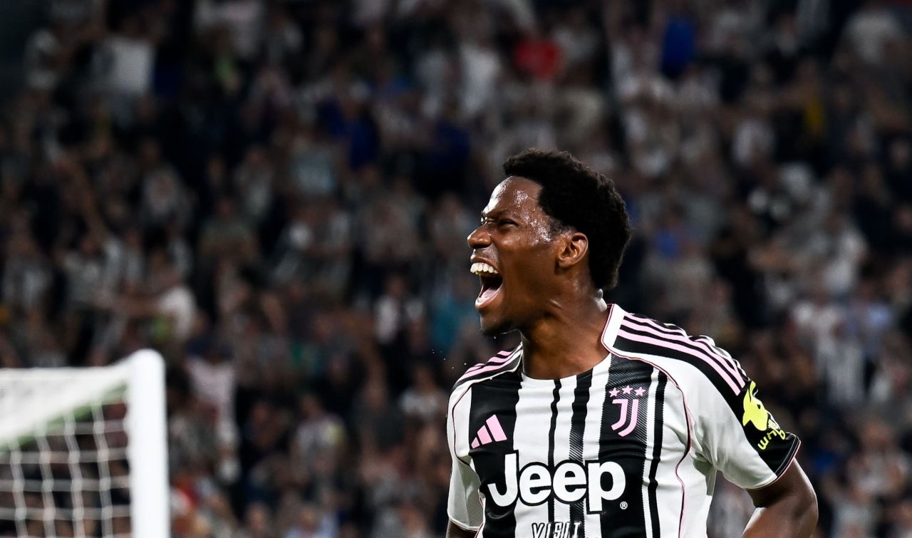 Raiyy card akaaekuves Juventus ge feshun rangalhu 