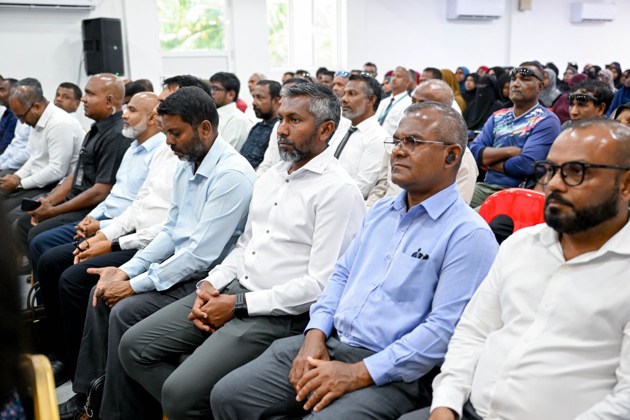 ފޮޓޯ: ރައީސް، މަކުނުދޫ ރައްޔިތުންނާ ބައްދަލުކުރެއްވުން