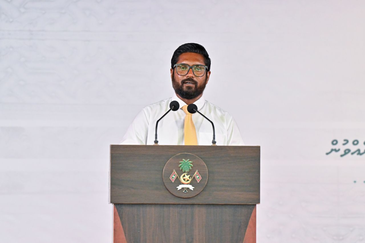 ފޮޓޯ: ރައީސް، މަކުނުދޫ ރައްޔިތުންނާ ބައްދަލުކުރެއްވުން