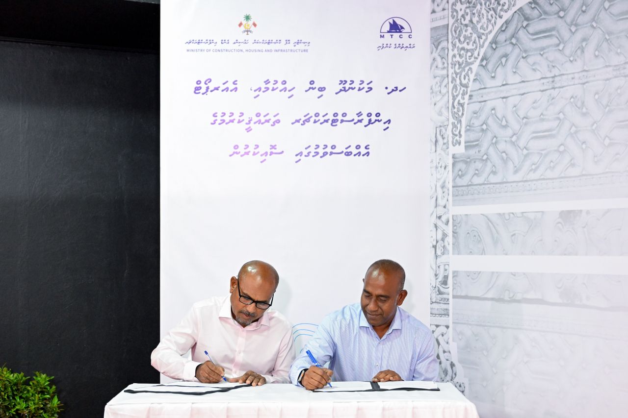 ފޮޓޯ: ރައީސް، މަކުނުދޫ ރައްޔިތުންނާ ބައްދަލުކުރެއްވުން