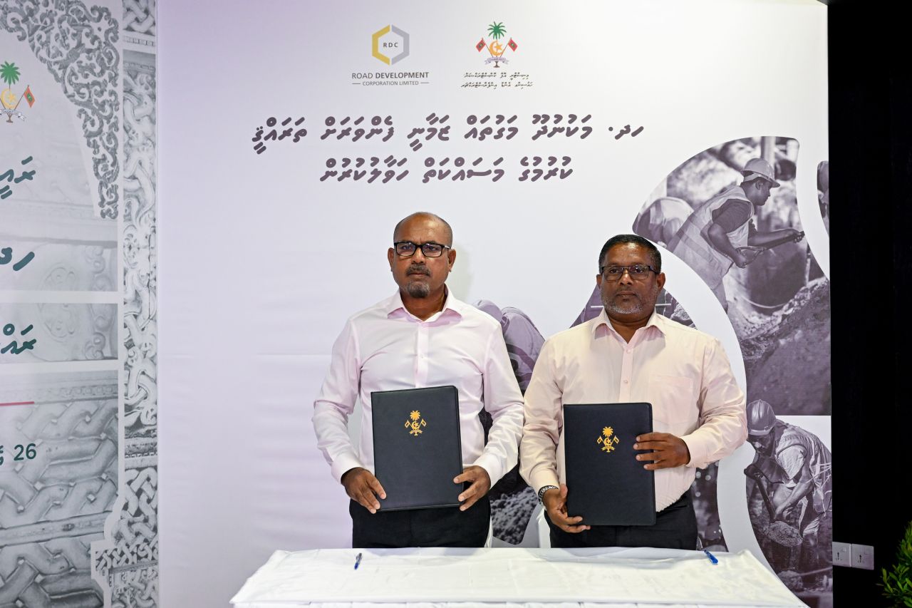 ފޮޓޯ: ރައީސް، މަކުނުދޫ ރައްޔިތުންނާ ބައްދަލުކުރެއްވުން