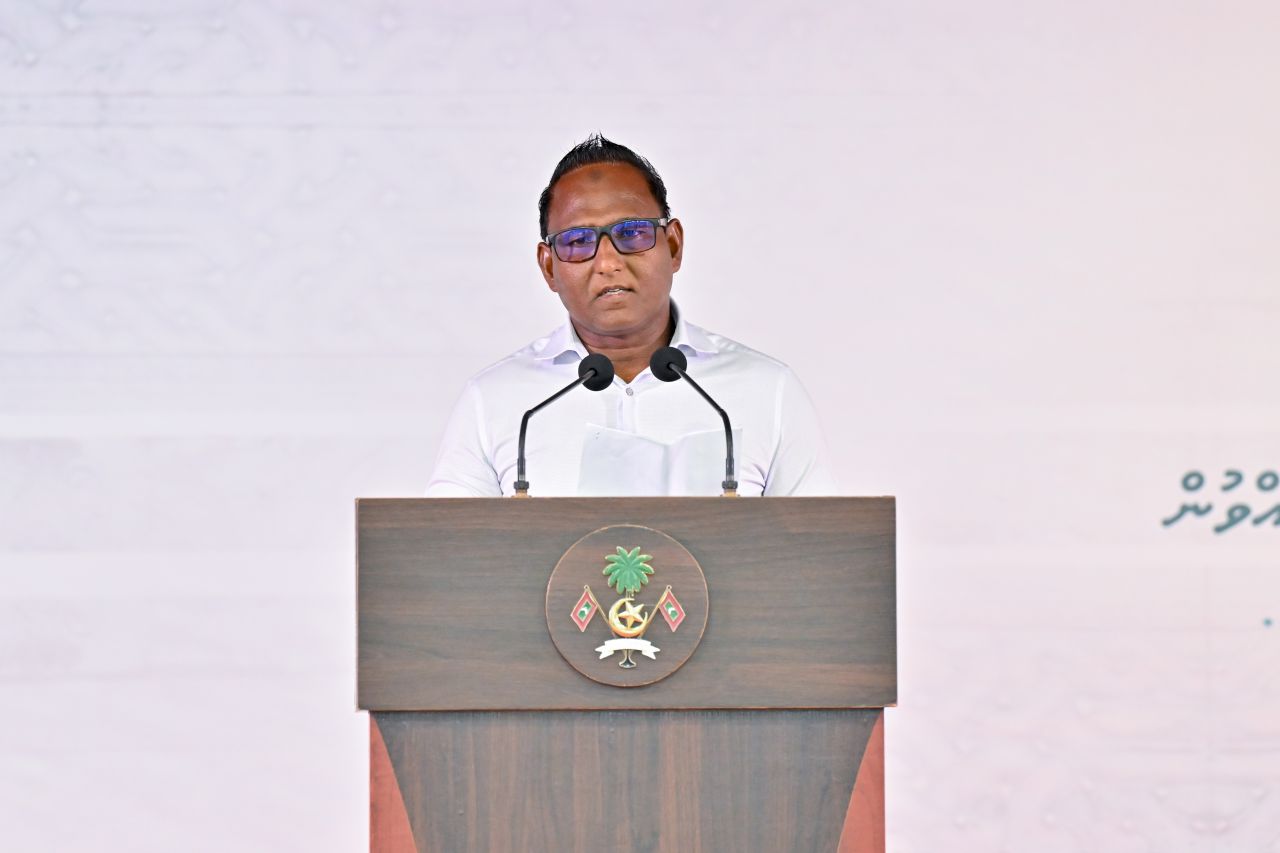 ފޮޓޯ: ރައީސް، މަކުނުދޫ ރައްޔިތުންނާ ބައްދަލުކުރެއްވުން