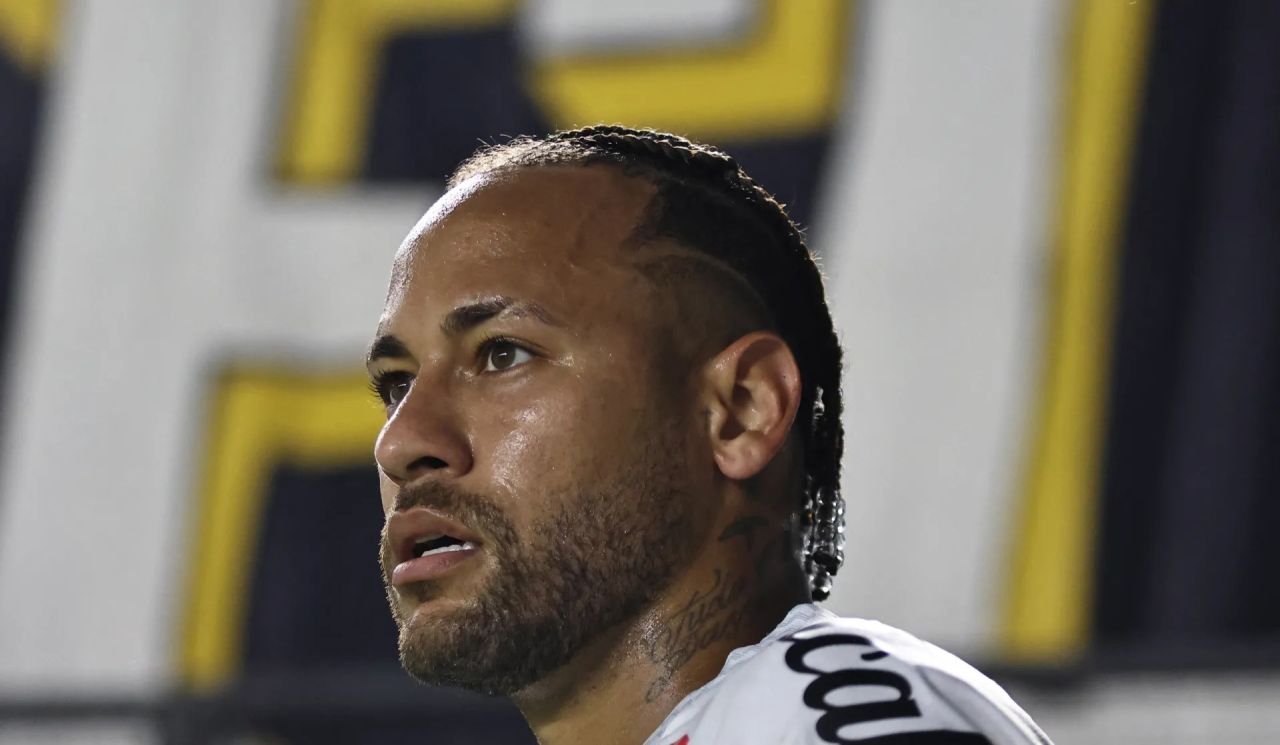 Aniyaave, Neymar ah mifaharuves Brazil squad in jaagaeh nulibunu 