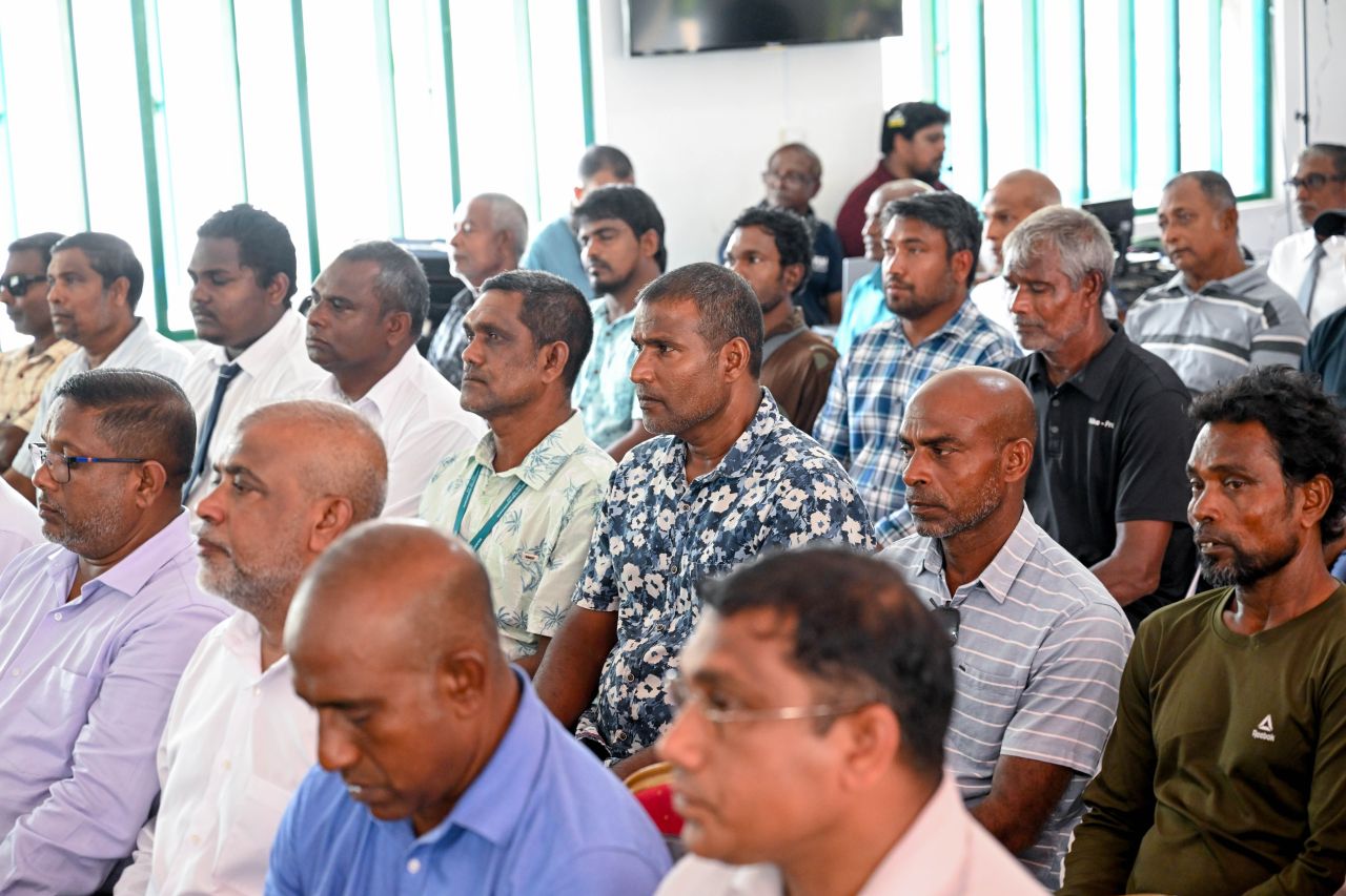 ފޮޓޯ: ރައީސް، ކުމުންދޫ ރައްޔިތުންނާ ބައްދަލުކުރެއްވުން