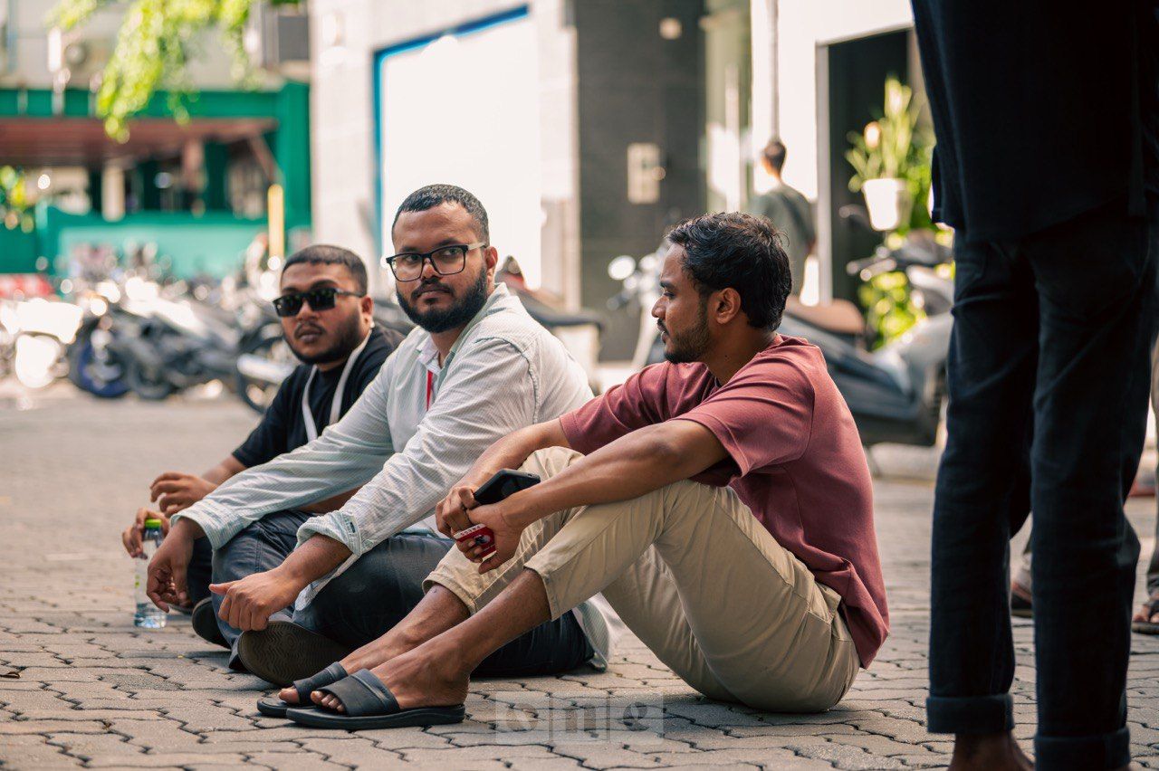  ވަން ފޮޓޯ: މީޑިއާ ކޮމިޝަން ބިލާ ދެކޮޅަށް ނޫސްވެރިން މުޒާހަރާއަށް 